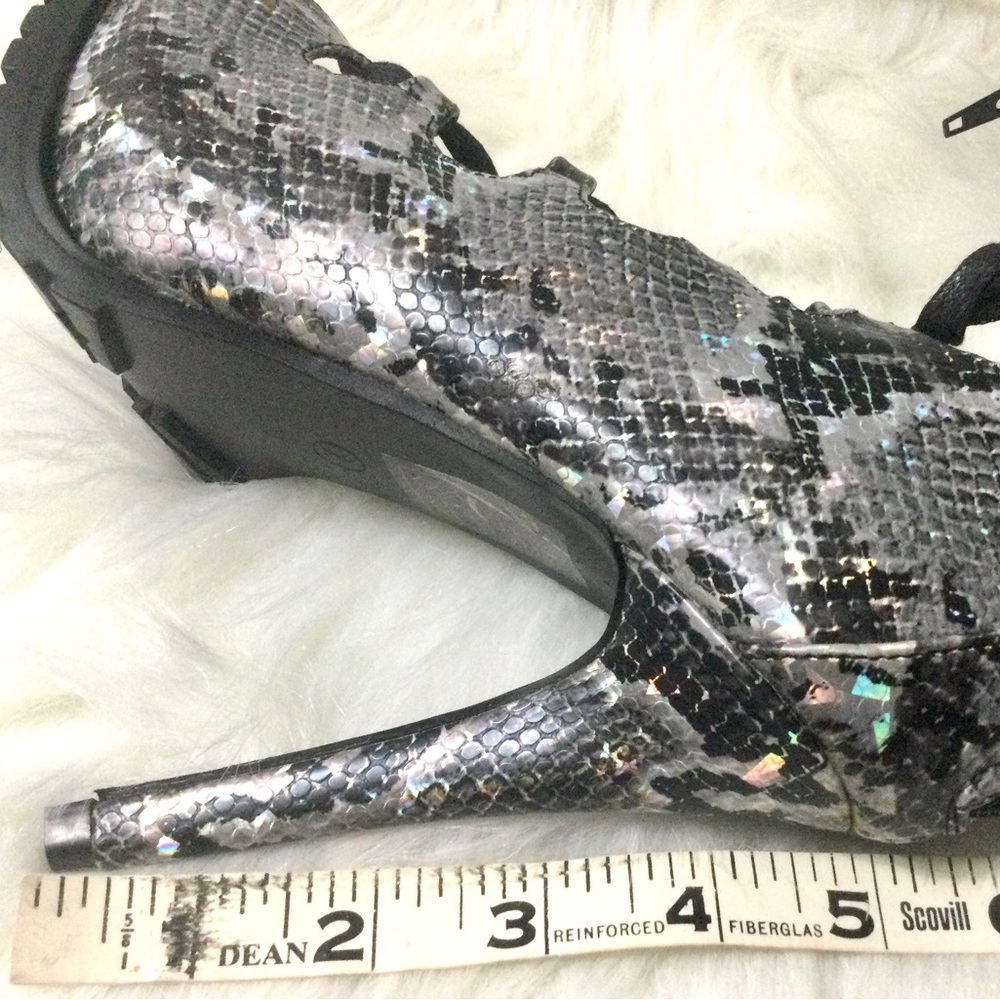 IRIDESCENT BOOTIES - Picture 9 of 10